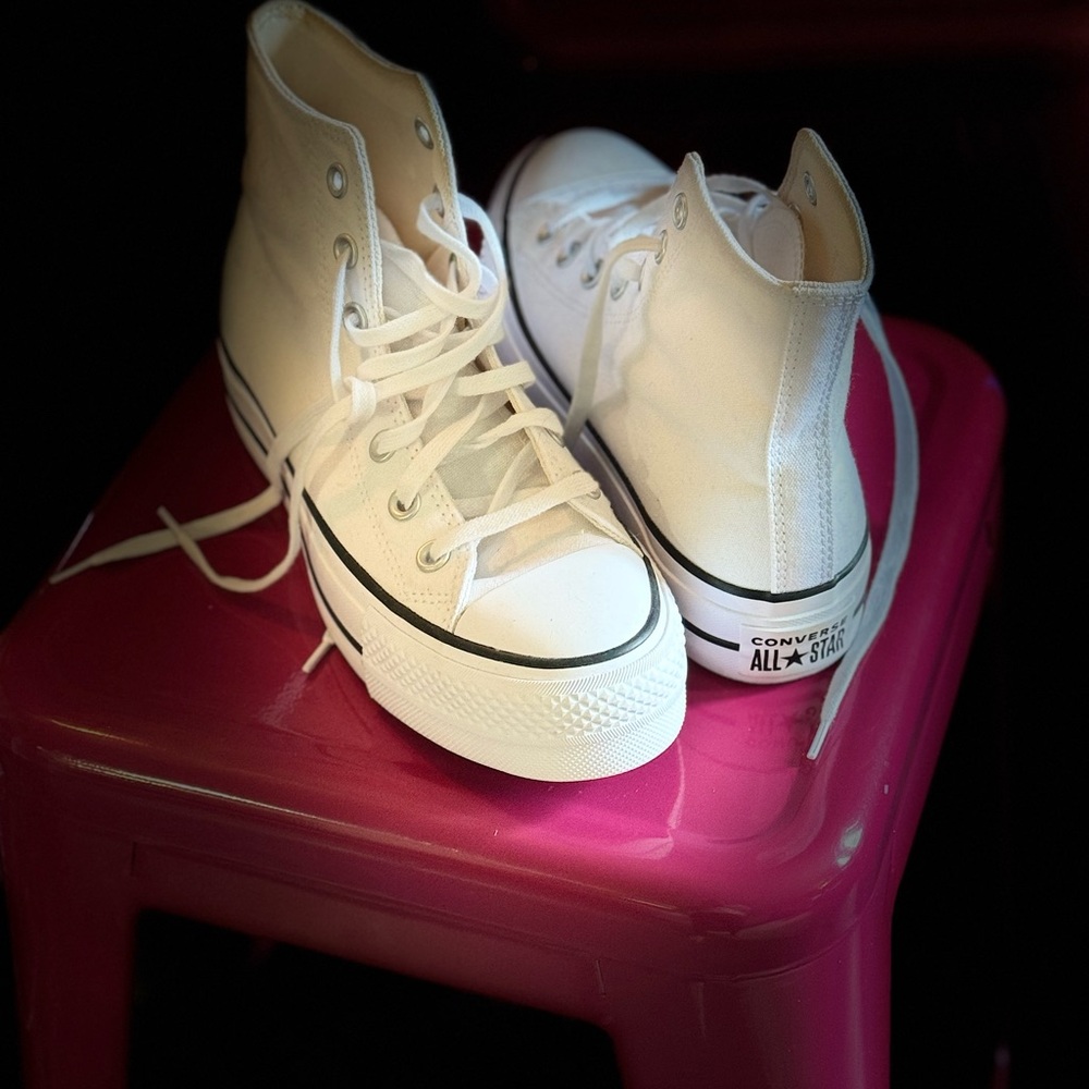 Converse Classic White Canvas High-Tops